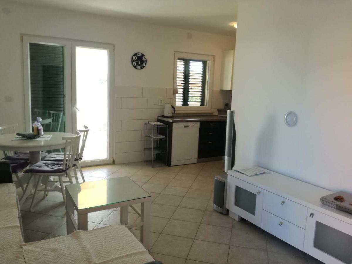 Apartman Dora Povljana Exteriér fotografie